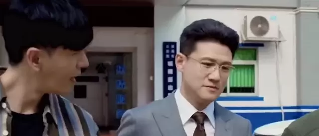 《金关》向修远身份疑云浮现,郭聪叔叔成关键悬念人物 细节速览 《金关》向修远身份疑云浮现,郭聪叔叔成关键悬念人物 细节速览
