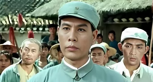 《东进序曲》幕后细节重释:1962年黑白片中的真实谈判与影像实录 情报图 《东进序曲》幕后细节重释:1962年黑白片中的真实谈判与影像实录 情报图
