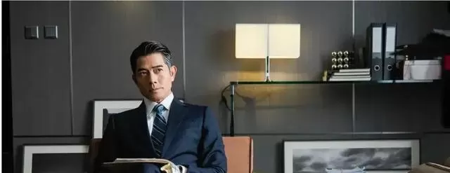 古天乐特别出演《寒战1994》联动1994与2017双线叙事 情报图