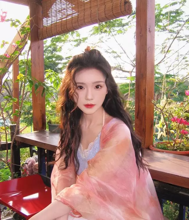 陈杨婷丹凭《母凭子贵后被皇家宠上天》登顶红果女演员人气榜 细节速览 陈杨婷丹凭《母凭子贵后被皇家宠上天》登顶红果女演员人气榜 细节速览